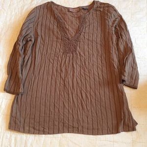 Tunic blouse crochet detail